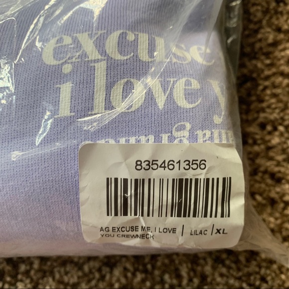 NEW Ariana Grande Sweetener Tour Crewneck - Picture 6 of 9